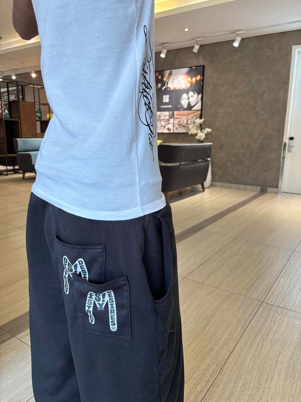 "DESIRES" Sweat Pants